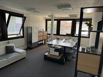 Administratívny pracovník / pracovníčka (Office manager/ka)