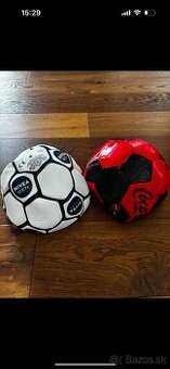 Nove futbalové lopty