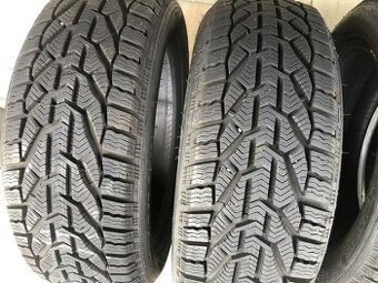 Zimné pneumatiky 205/55 R16 4ks ako nové - jazdené 1 sezónu