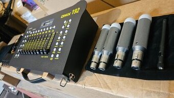 Dmx pult s 4 bezdrôtovými bateriovymi dmx prijimačmi