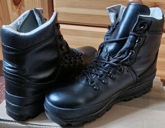 Vysoké kožené turistické topánky veľ. 9,5 - NOVÉ