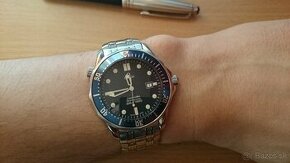 Predám hodinky Omega Men's 2541.80.00 Seamaster 300M