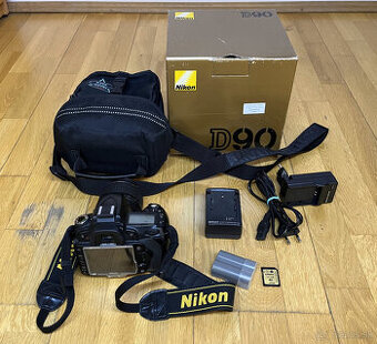 Predám DSLR Nikon D90 + objektiv Nikor AF-S 18-55