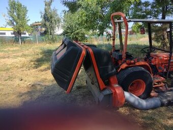 Úžitkový traktor + kosačka + zberač
