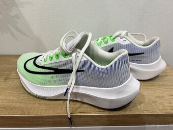 Nike Zoom Fly 5