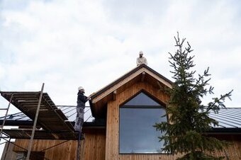 Hľadáme brigádnika na drevostavby