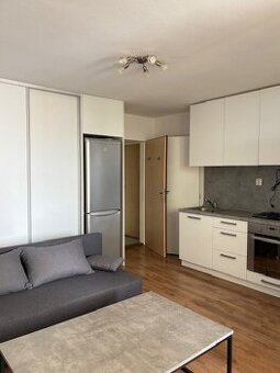 1,5-IZB. BYT KYSUCKÁ ULICA, TERASA
