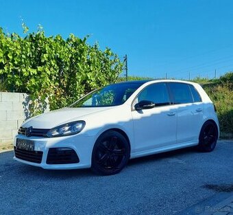 Predám  Volkswagen Golf 2.0 TFSI 270k R 4-Motion