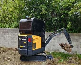 Pásovy bager VOLVO EC 15E