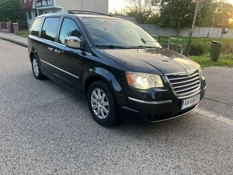 Chrysler Voyager 2.8 CRD – plná výbava, automat, 7 miest