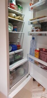 Kombinovaná chladnička z mraznickou