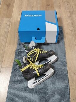 Predam korcule Bauer Xls