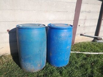 Predám Plastový Sud 220.Litrový su z PHM(nafta)