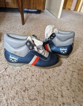 Retro botas obuv na bezky