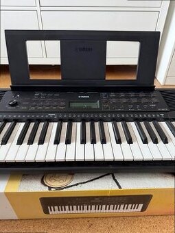 Yamaha PSR-E273 digitálne klávesy
