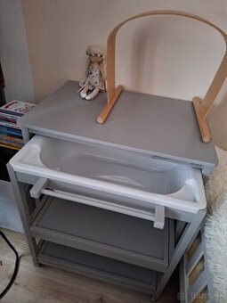 Prebaľovací pult s vaničkou