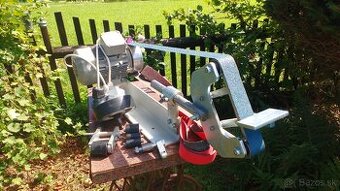 Stolní pásová bruska