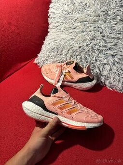 Adidas Ultraboost - marhuľová - veľkosť 37 1/3