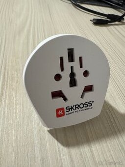 Cestovny adapter skross