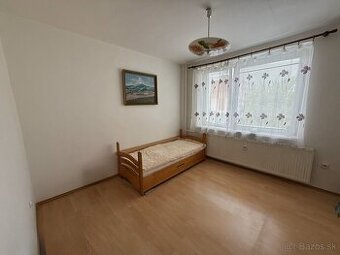 Na predaj 3-izbový byt s loggiou – ulica Ľ. Podjavorinskej, 