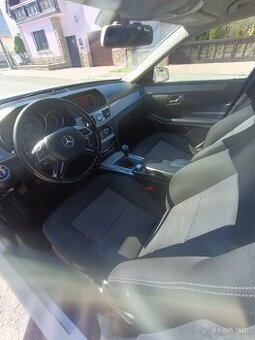 Mercedes Benz E220 CDi