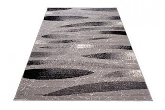 3 koberce 250x300 cm a jeden mensi