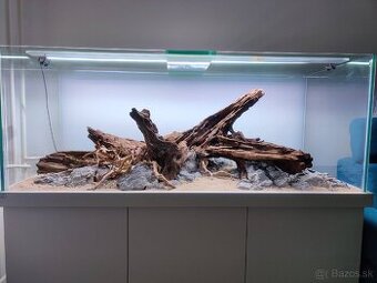Akvárium 540 l s príslušenstvom