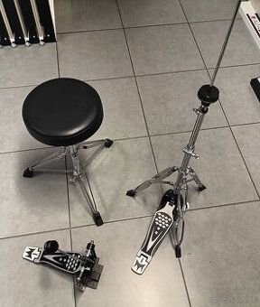 hardware na bicie - pedál, stojan hihat a stolička