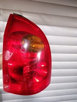 Nissan prímeria p12