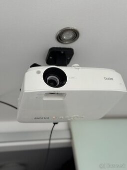 projektor BenQ W1070 – Full HD domáce kino