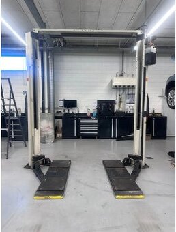 Dvojstlpovy Zdvihak Rotary 3T