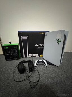 Sony Playstation 5 Digital + Razer Kraken Headset