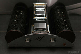EAR Yoshino V12