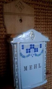 Číslom značená nástenná nádoba na múku - 1