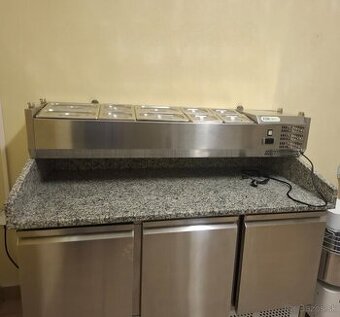 Predám chladiaci pizza stôl.