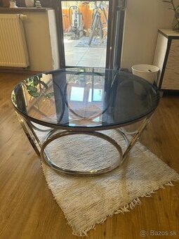 Konferenčný stolík do obývačky