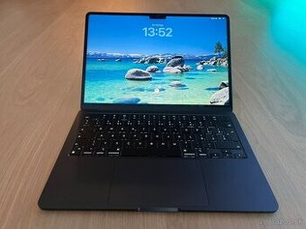 Apple MacBook Air 13" (2024) s čipom Apple M3 [TOP STAV]