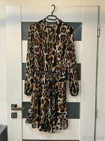 Krátke leopard šaty
