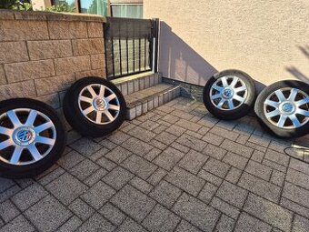 Elektrony na pneu 205/55 R16