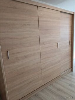 VEĽKÁ ELEGANTNÁ PRAKTICKÁ NOVÁ SKRIŇA