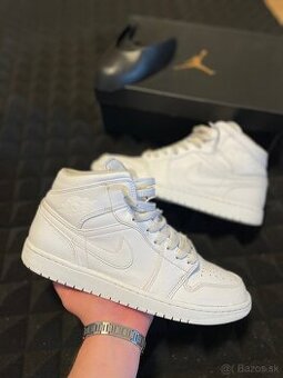 Air Jordan 1 Mid