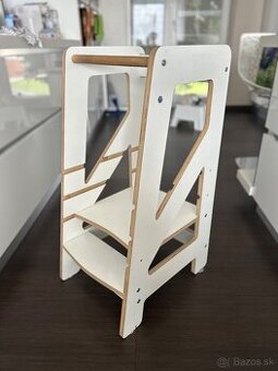 Rastúca veža Elis design