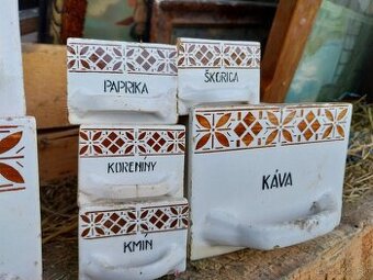 Koreničky, porcelan