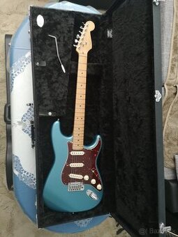 Fender AM STD STRAT MN LPB W/C	04/1997 USA