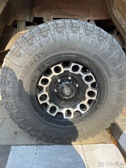 Toyota hilux gumy
