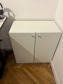 Biela drevená skrinka ZADARMO