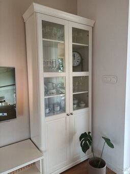 Vitrína Liatorp IKEA