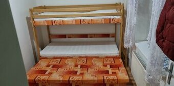 3 poschodova postel