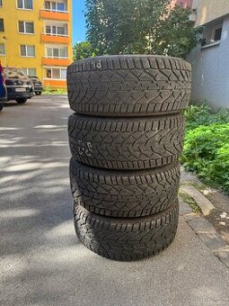 zimné pneumatiky rozmeru 225/40 R18 92V.
