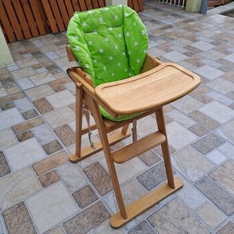 Detska stolicka na krmenie
